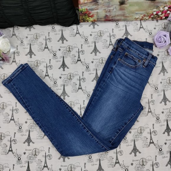 J. Crew 8" Toothpick Jean in Vista Wash Size 27T - Picture 4 of 16